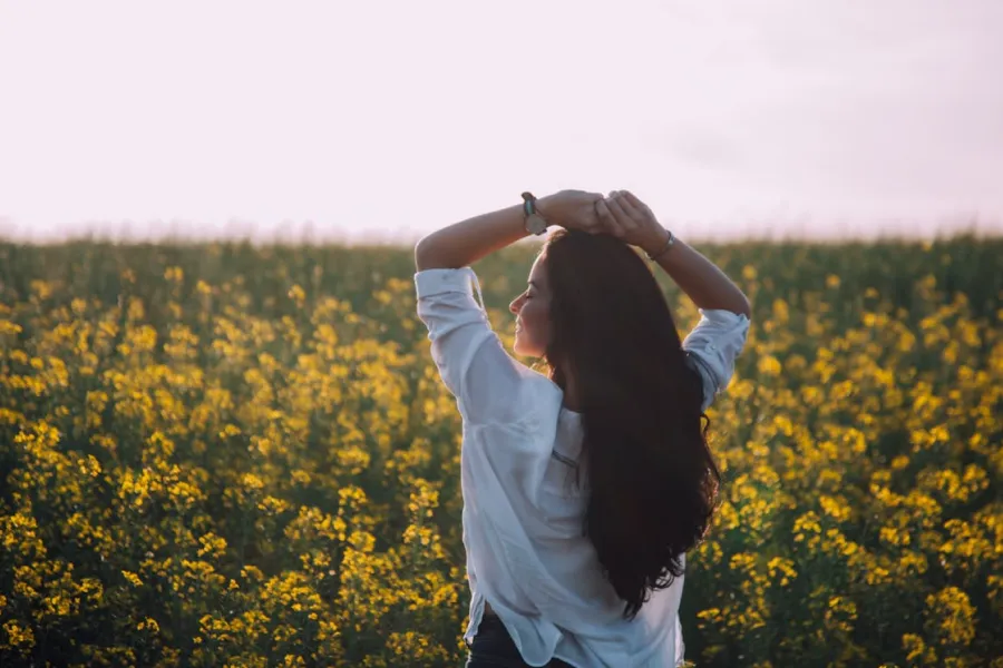Guide To Holistic Hair Health