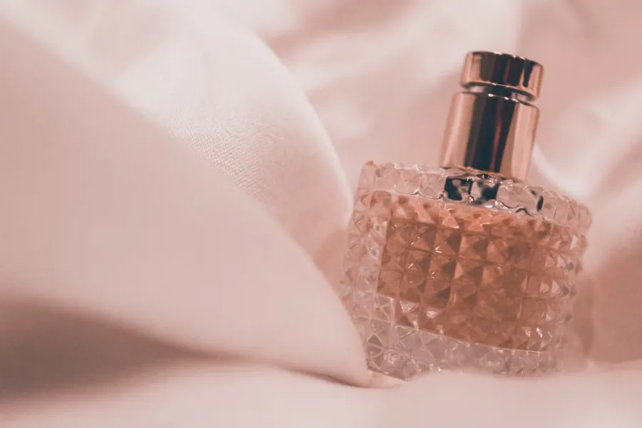 Fragrance Layering Tips For Long-Lasting Scent